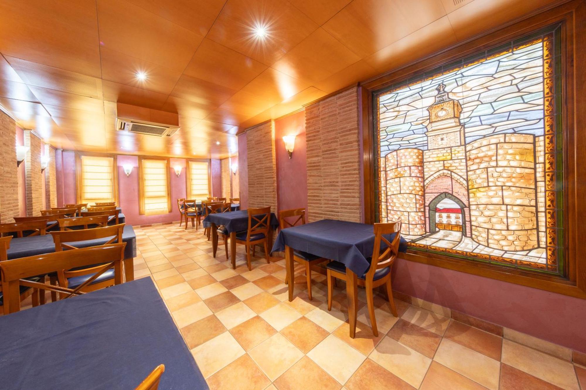 Hostal Sin Recep24H Puerta De La Villa - Pet Friendly & Restaurante Almazán Εξωτερικό φωτογραφία