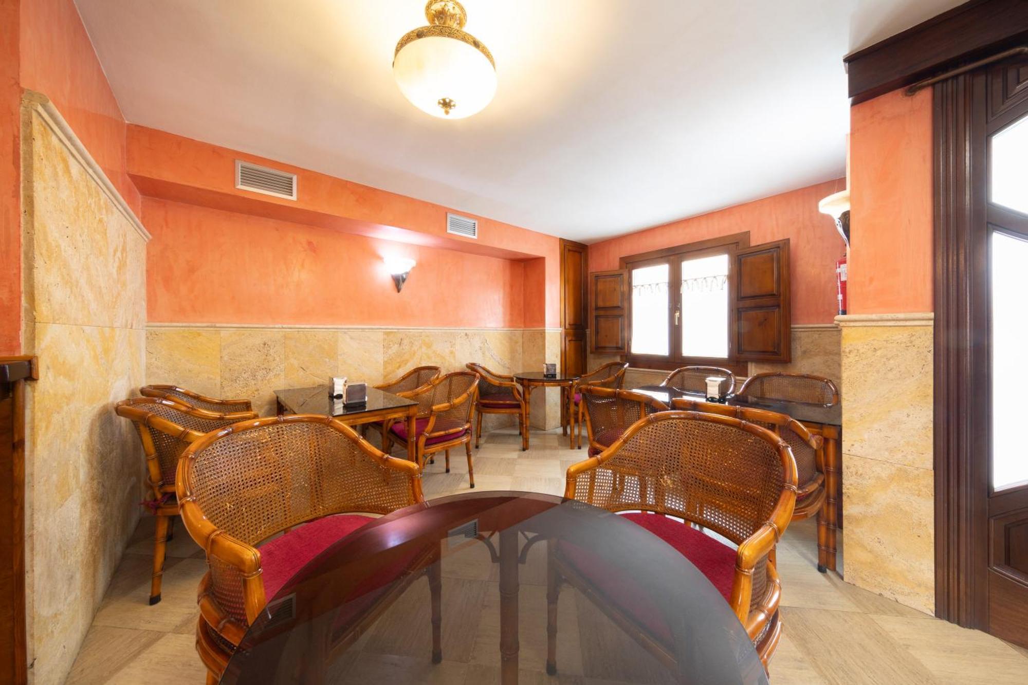 Hostal Sin Recep24H Puerta De La Villa - Pet Friendly & Restaurante Almazán Εξωτερικό φωτογραφία