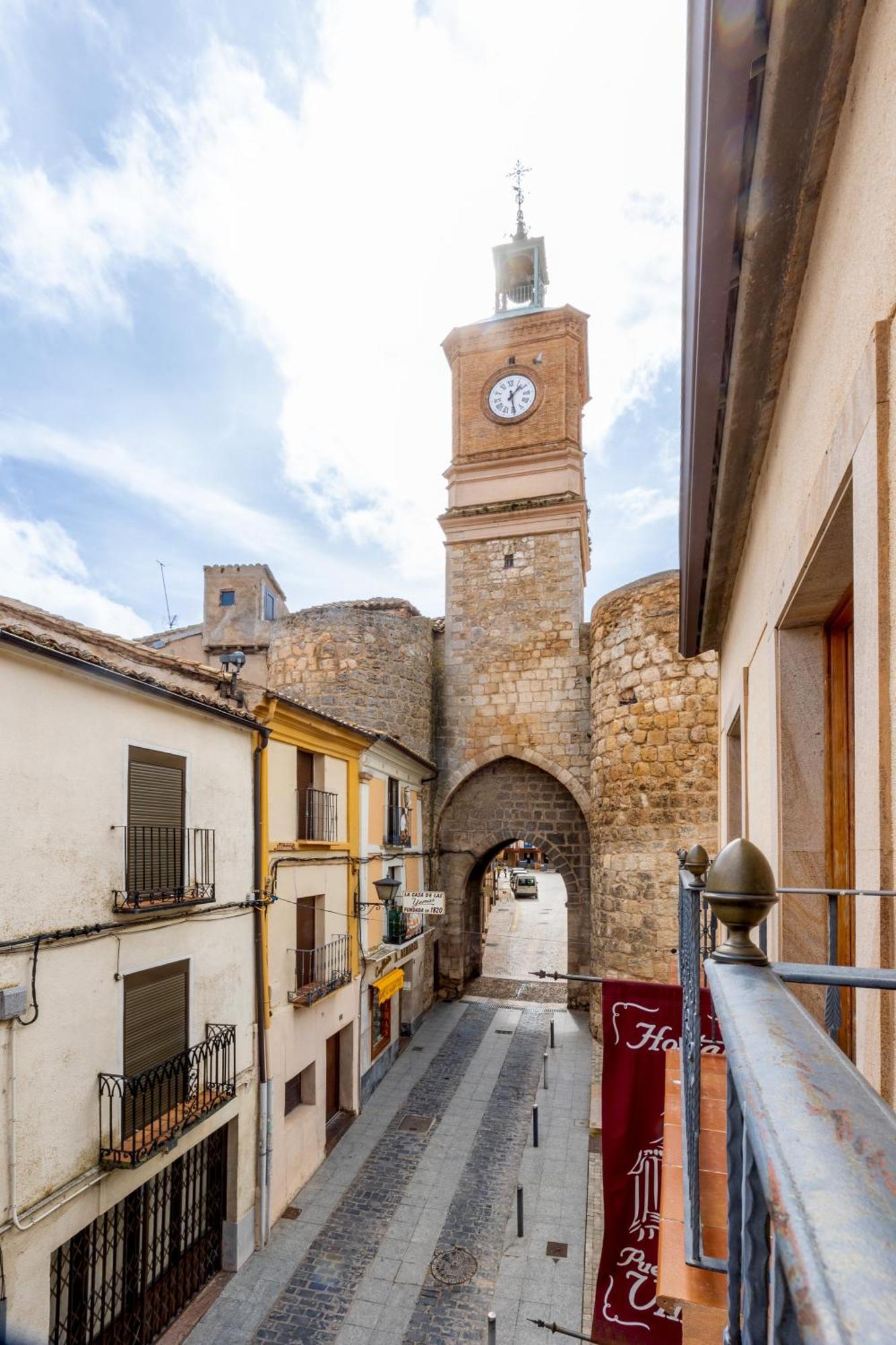 Hostal Sin Recep24H Puerta De La Villa - Pet Friendly & Restaurante Almazán Εξωτερικό φωτογραφία
