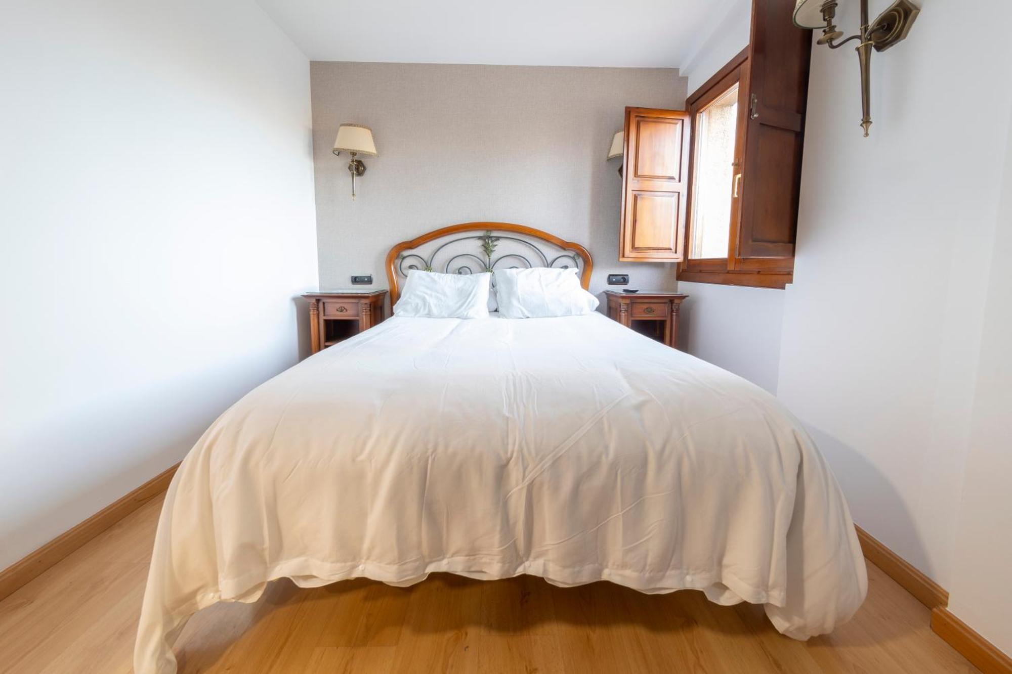 Hostal Sin Recep24H Puerta De La Villa - Pet Friendly & Restaurante Almazán Εξωτερικό φωτογραφία